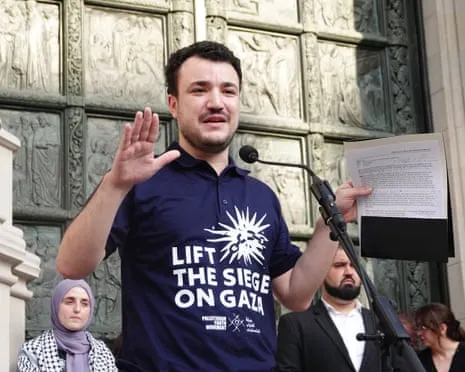 American Judge Orders Removal of Palestinian-Supporting Leader Due to Inaccurate Information on Green Card Form